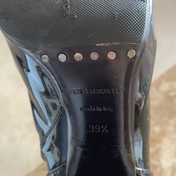 Burberry patent booties - Picture 6 of 7